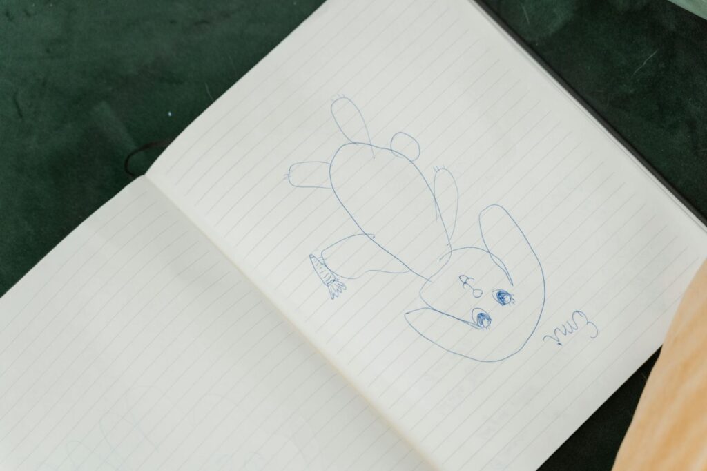 Comment personnaliser une peluche : 5 méthodes selon le budget - Photo par MART PRODUCTION