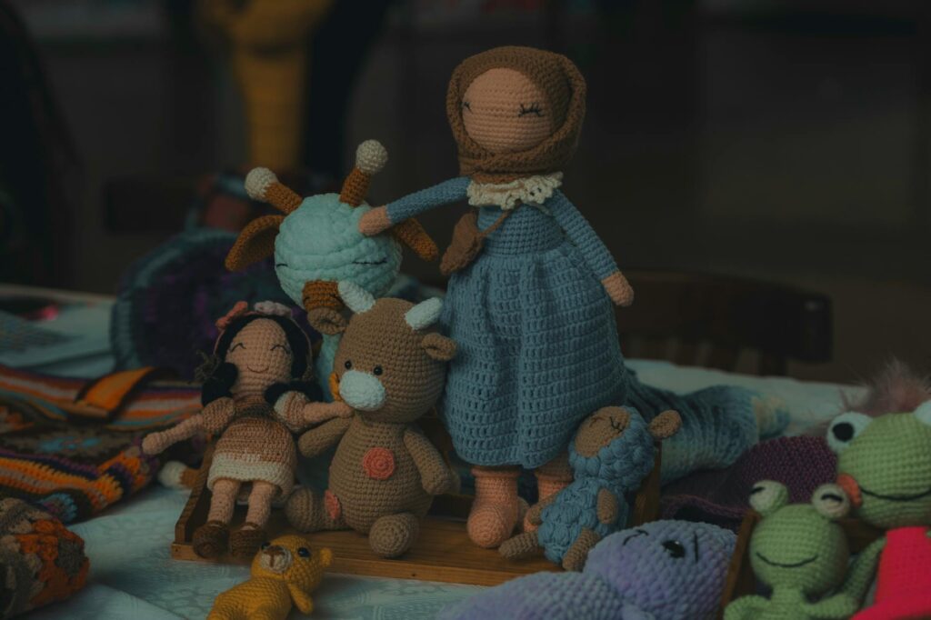 Peluche au crochet : patrons gratuits et idées DIY - Photo par Rahib Hamidov